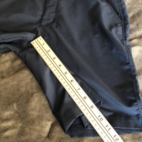 Men’s size 32 Greg Norman navy blue shorts - Picture 11 of 12